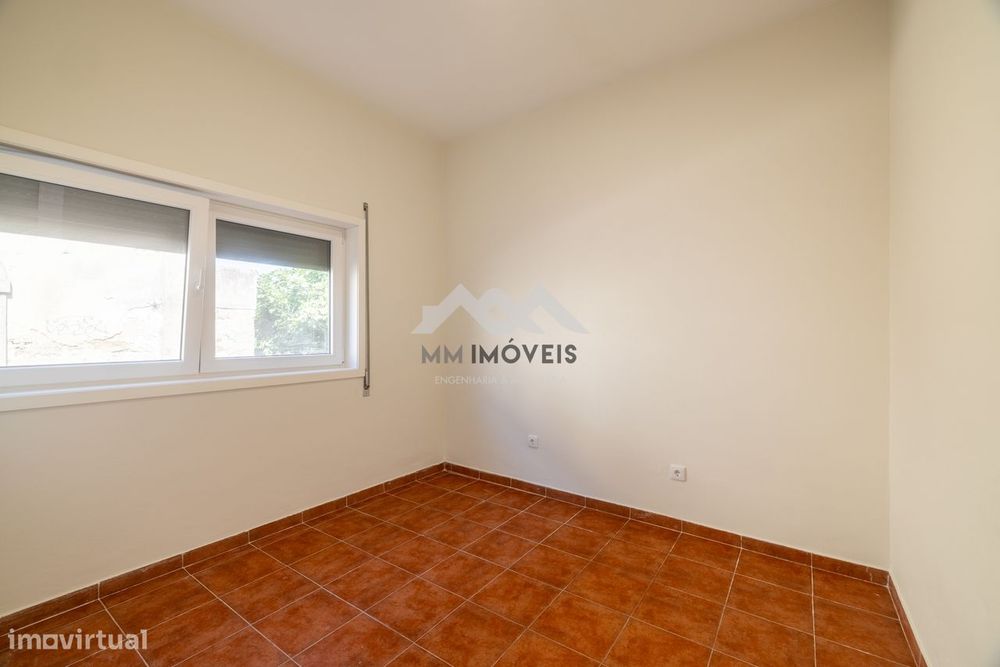 Andar de Moradia |  Rio Tinto | Garagem | Logradouro