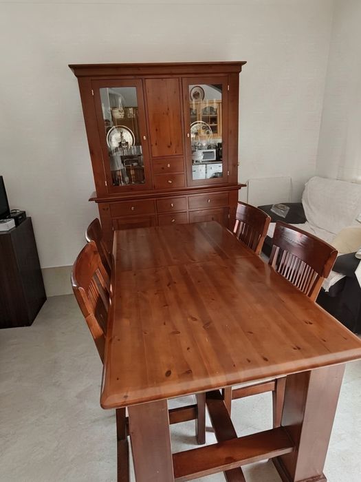 Conjunto de Aparador/estante, mesa e 4 cadeiras