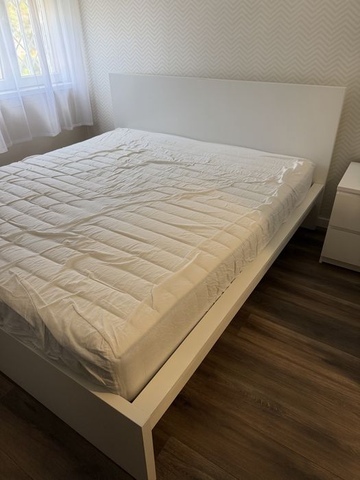 Vendo cama 180x200 com colchao