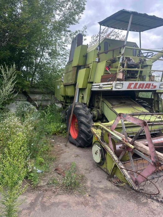 Комбайн CLAAS Senator у робочому стані