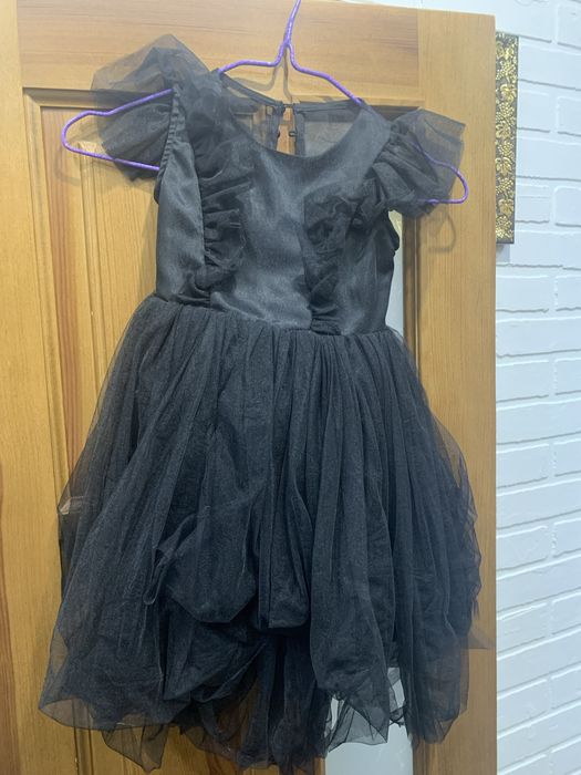 Продам плаття на дівчинку 7 років