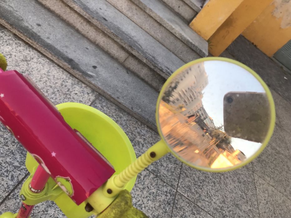 Trotineta com cesto e espelho