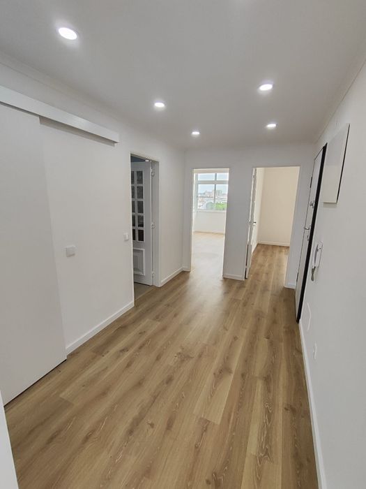 Apartamento T2 a estrear Almada Laranjeiro