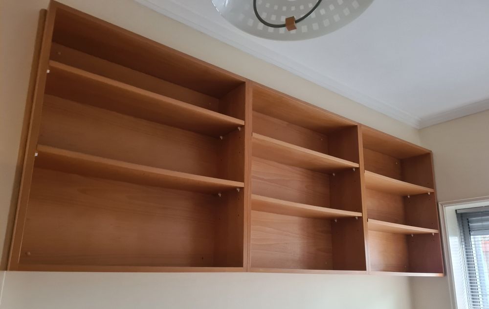 Conjunto de secretária, armário e estante