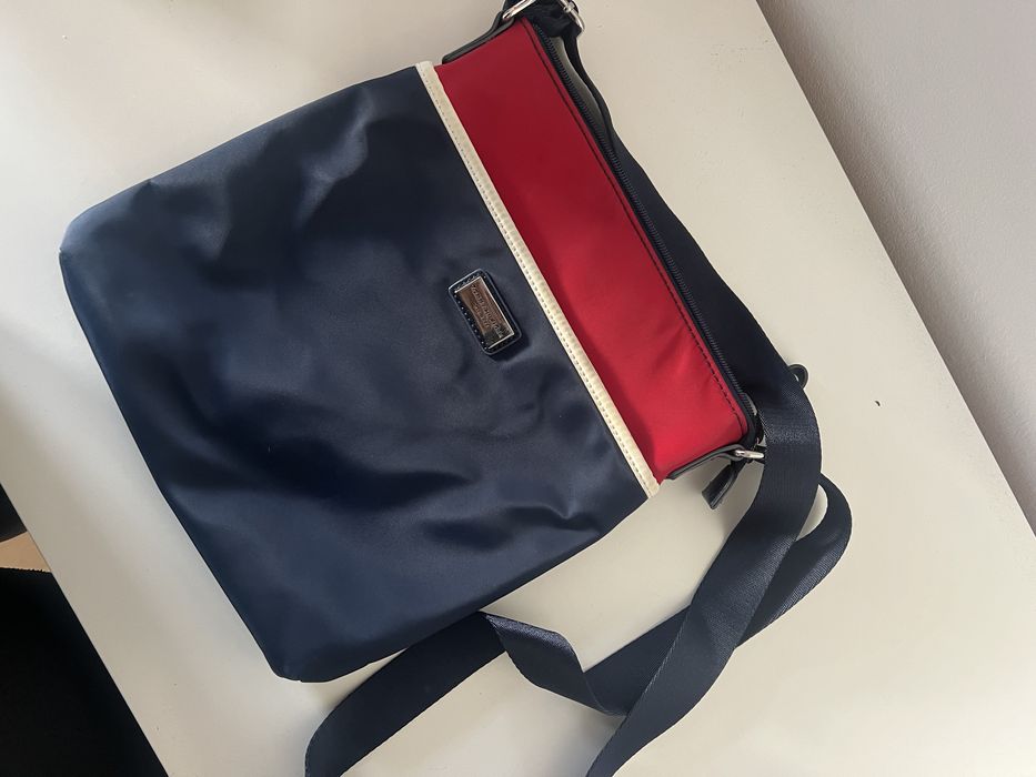 Torebka Tommy Hilfiger na ramie