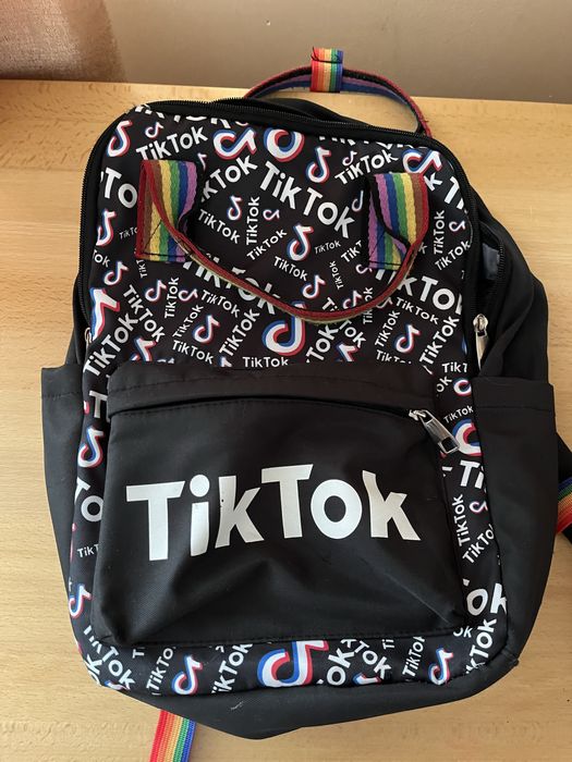 Рюкзак для дівчинки