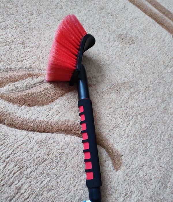 Щітка для миття авто і чистки снігу