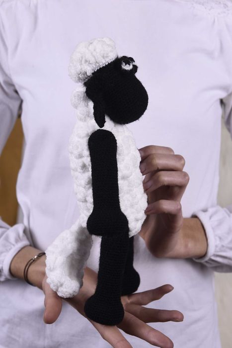 Baranek Shaun - maskotka na szydełku dla dziecka- rękodzieło, handmade