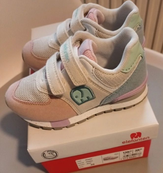 Adidasy dla dziewczynki 25