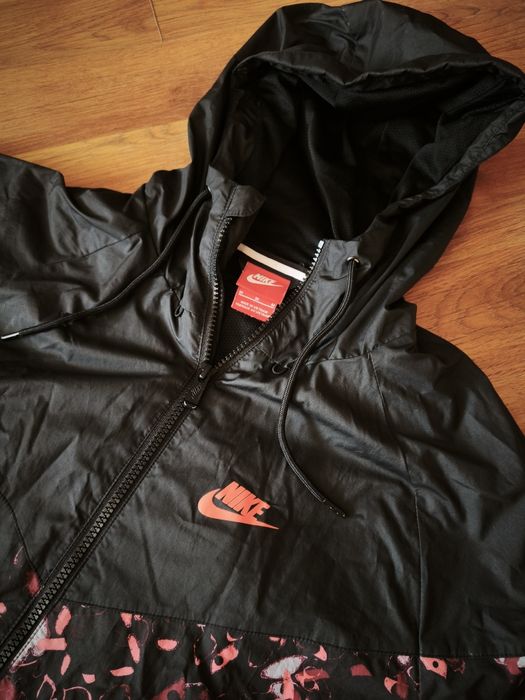 Чоловіча вітровка Nike Windrunner