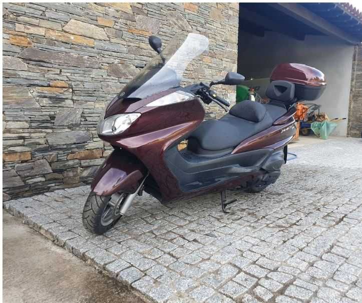 Yamanha Magesty 400 como nova