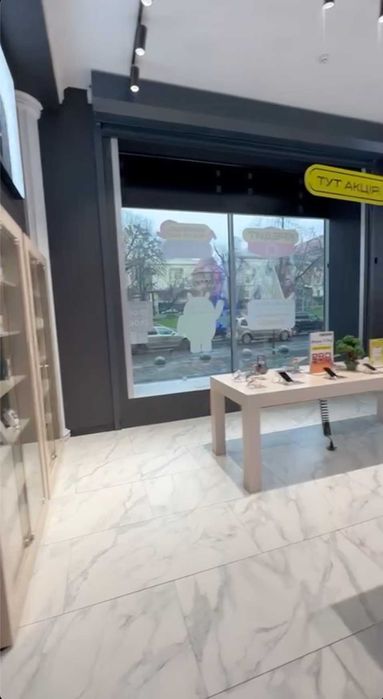 м. Львів, пр. Свободи, 27. ТЦ - готель ''Опера пасаж''