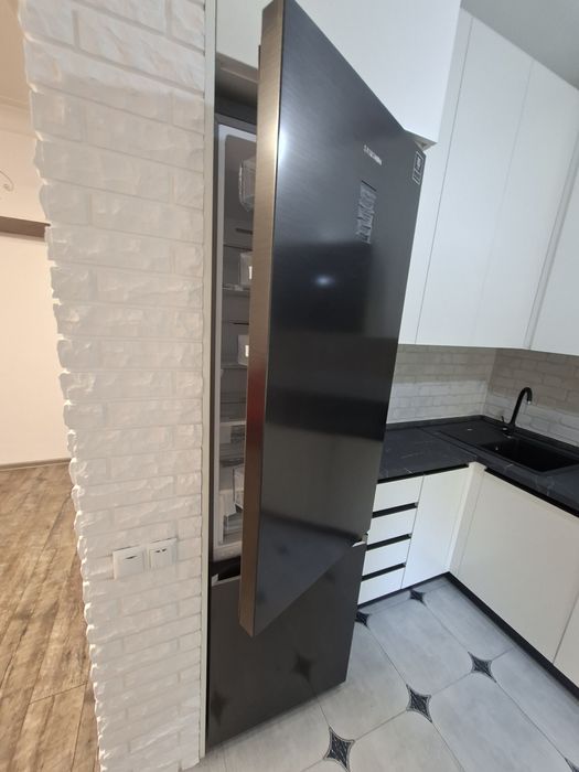 Продам трикімнатну"сталінку"