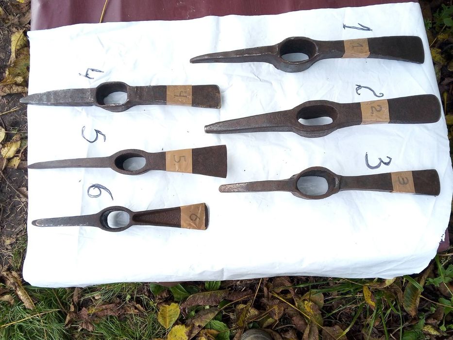 Кирка ,кайло різні