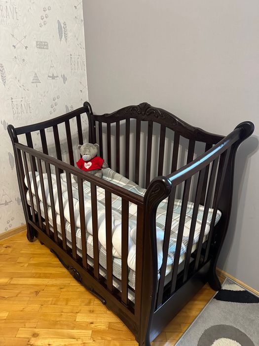 Дитяче ліжечко дубове з шухлядою