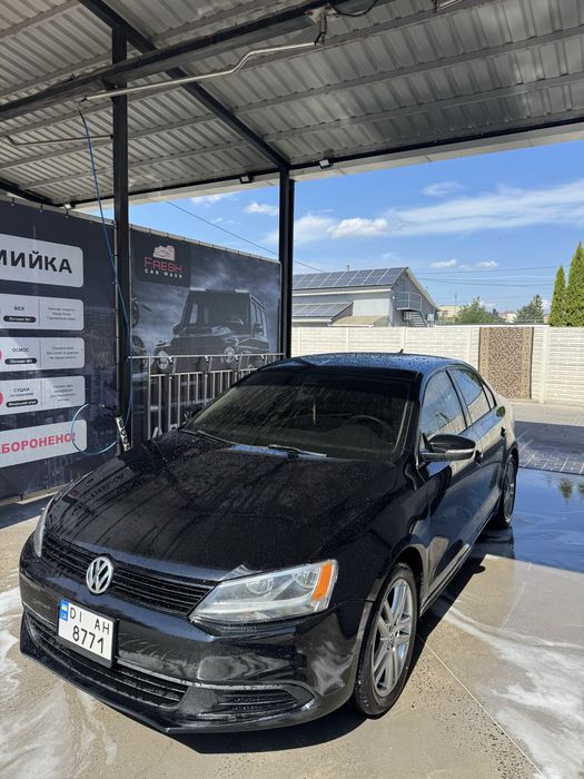 Volkswagen Jetta 6 (1,8 tsi )
