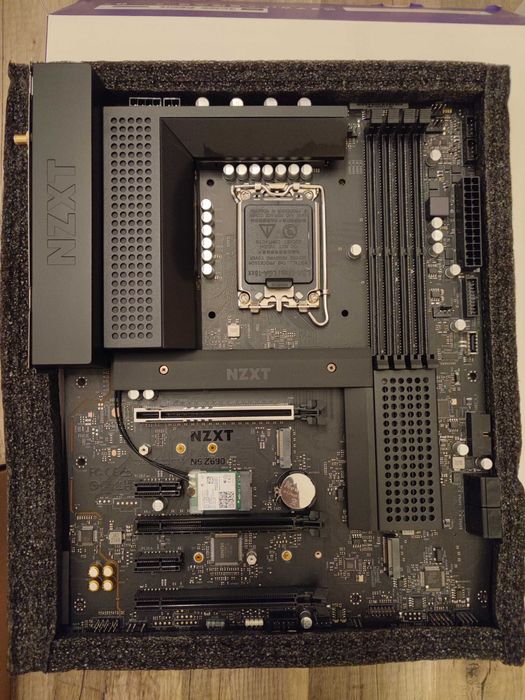 Płyta główna Nzxt N5 Z690  BLACK