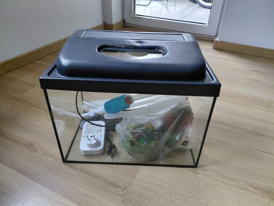 Akwarium 25 l + wyposażenie