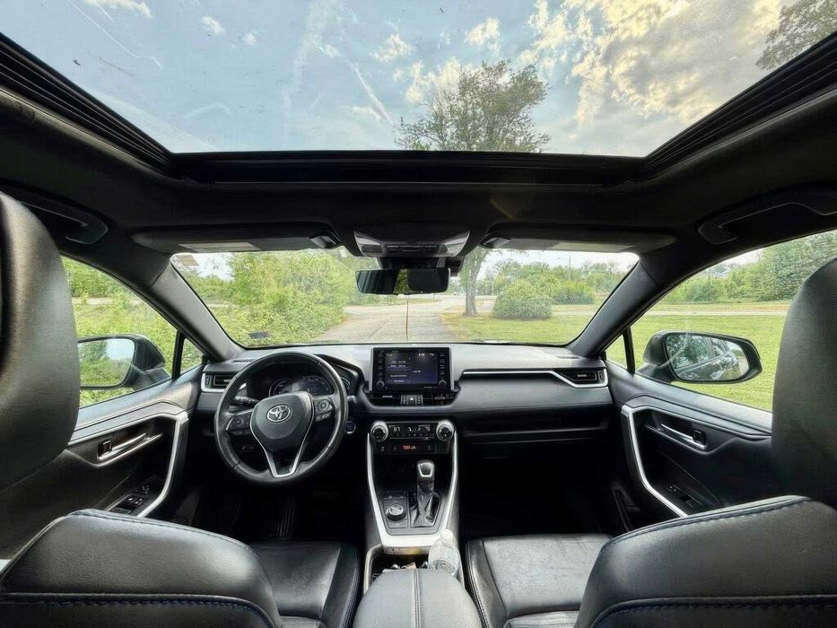 Toyota RAV4 Hybrid XSE      2021