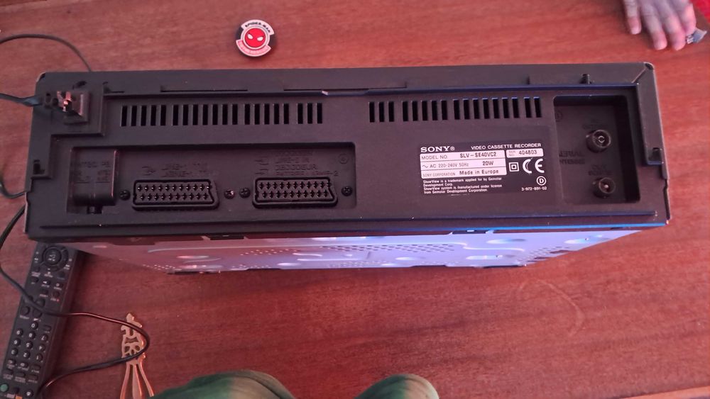 Leitor e Gravador de Vídeo VHS Sony SLV-SE40 tem  6 cabeças