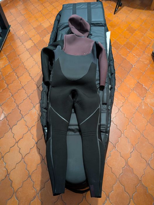 Deeply Wetsuit Chest Zip 4/3 Explorer Frost II c/ Hoodie - Size MT