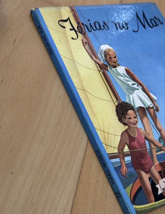 Férias no Mar (nº 35) - Anita