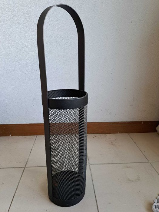 Porta guarda-chuvas em bom estado