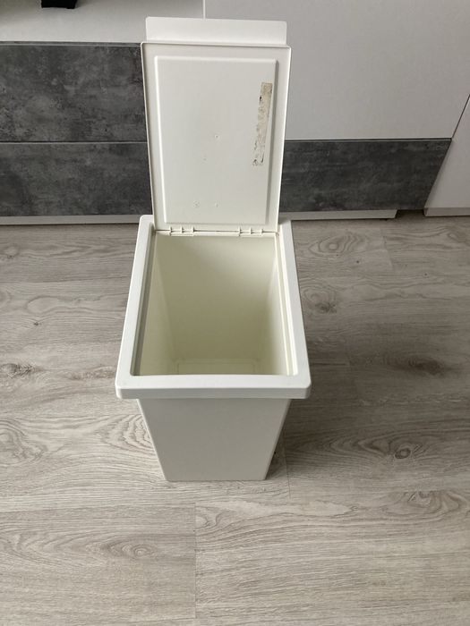 Kosz na smieci plastikowy Ikea