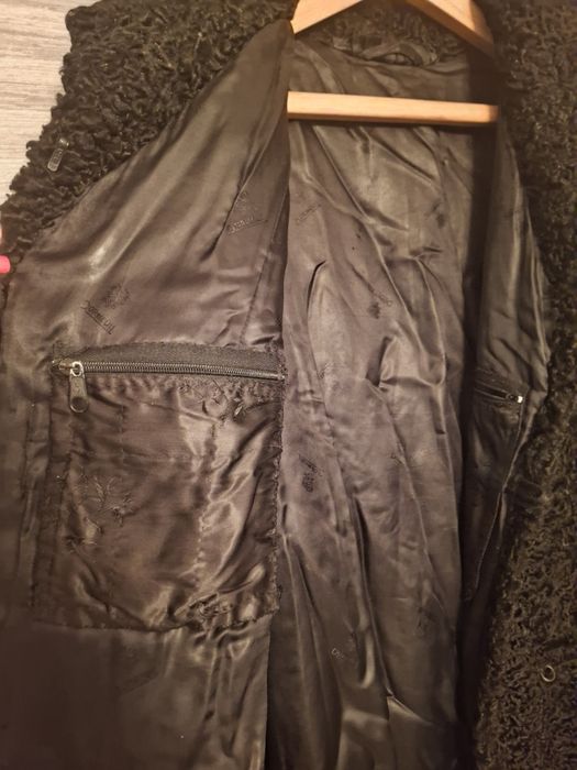 Krótki płaszcz z karakułów