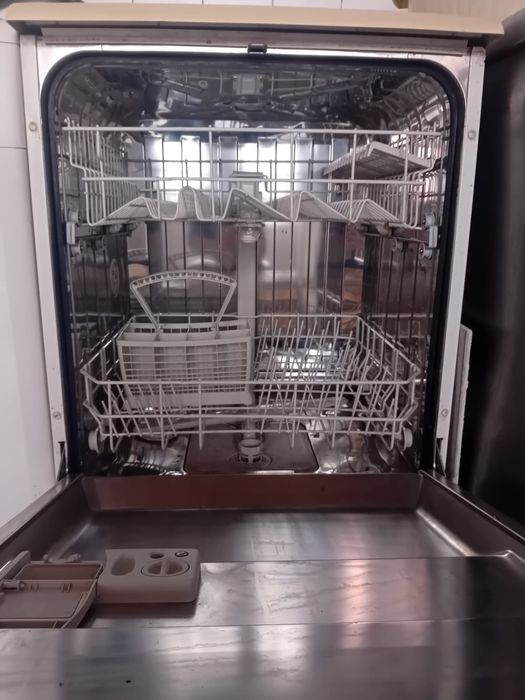 Máquina de Lavar Loiça Ignis ADL 931