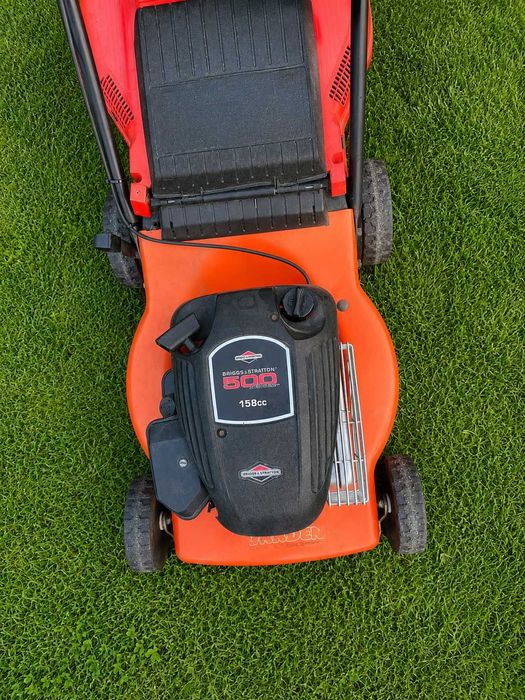 Kosiarka spalinowa do trawy Briggs and Stratton z koszem