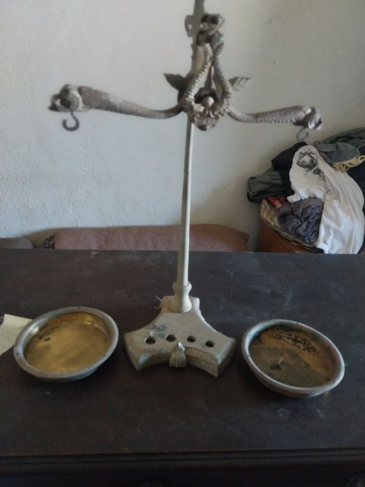 Vendo balanca antiga d cobre  .mt boa pa  vista