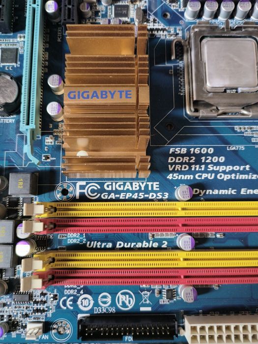 Зборки Gygabite GA-EP45-DS3,MSI  P45T-C51,