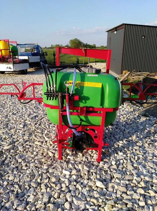 Opryskiwacz zawieszany 300 L