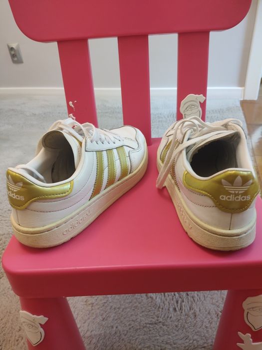 Buty Adidas Team Court EF6058 – używane, stan dobry