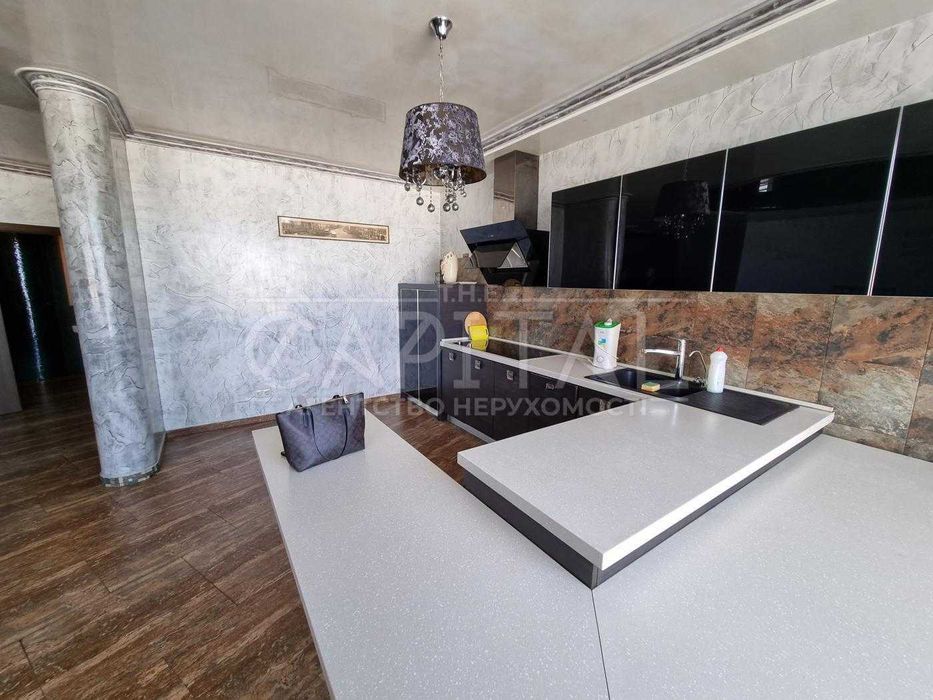 Продажа 2-уровневой квартиры, ул. Окипной Раисы, Днепровский р-н