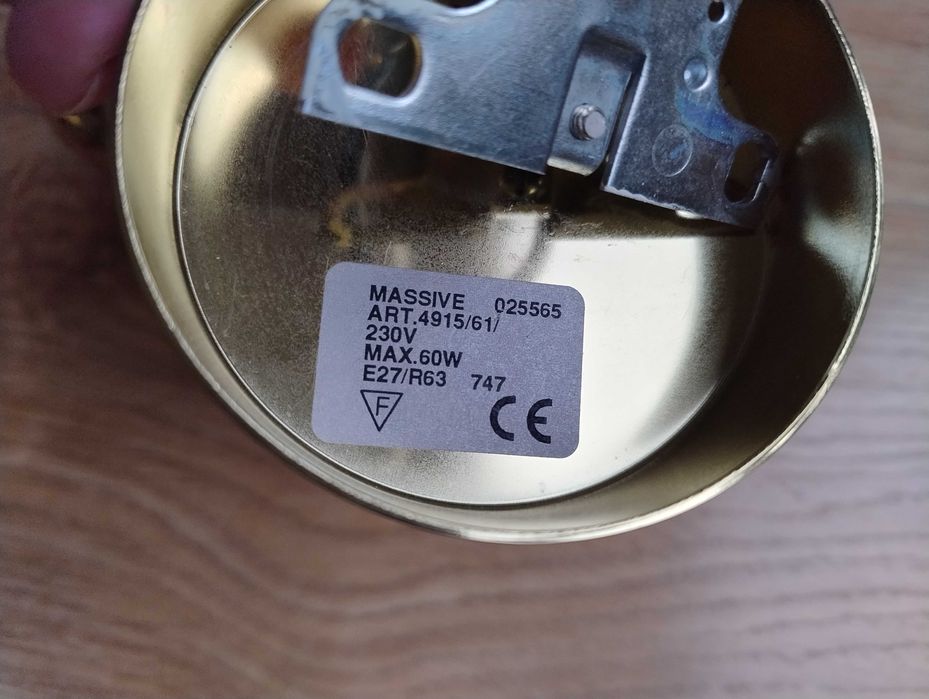 2 reflektorki firmy Massive na mały gwint