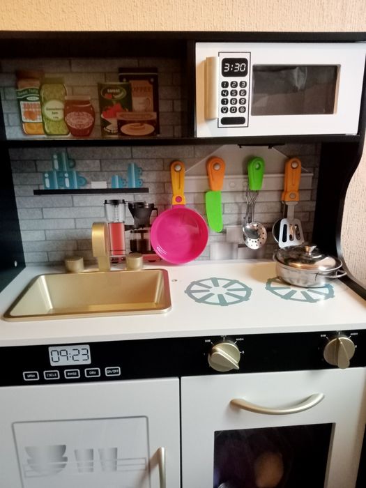 Дитяча кухня, дерев'яна