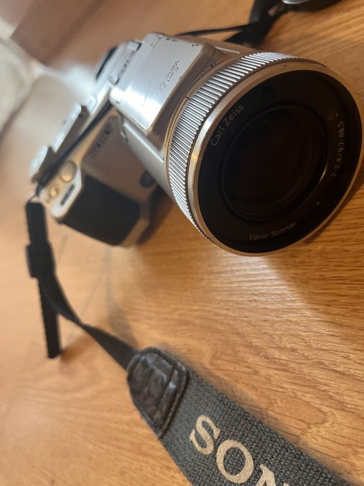 Camera digital Sony Cyber -shot DSC-F715, 5 MP Carl zeiss