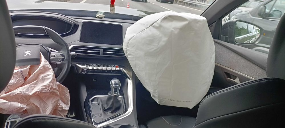 Peugeot 5008 HDi GT Line 2.0 Diesel 5+2 | 2018 | Salvado