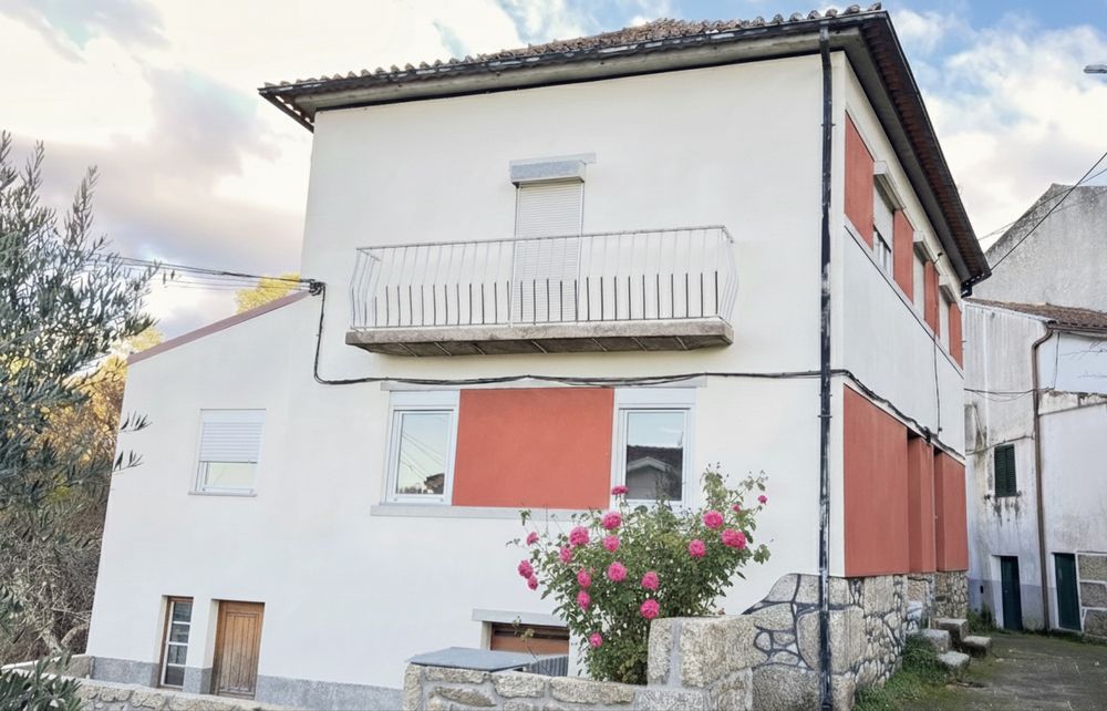 Moradia T4 Mobiliado e Remodelado em São Paio (Gouveia)
