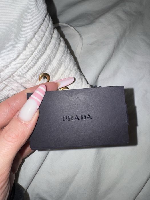 prada kapelusz bucket hat