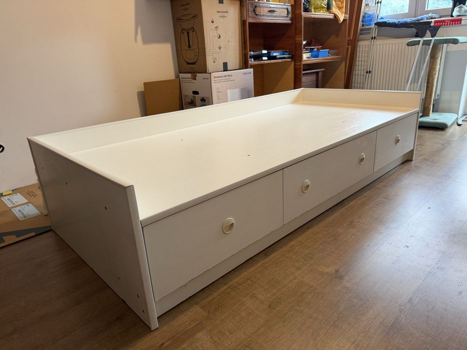 Sprzedam łóżko używane  200x90