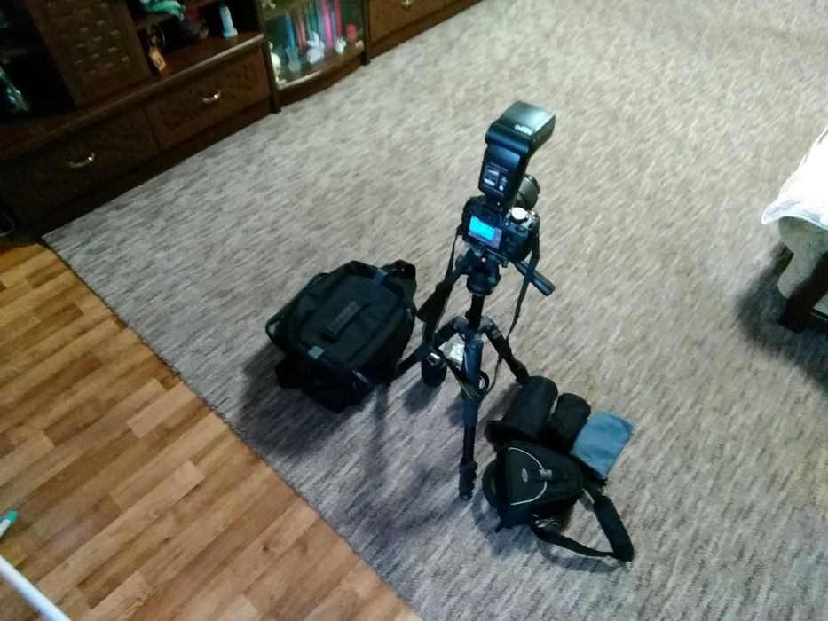 Продам гарний фотоаппарат Nikon D3100