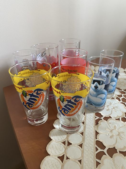 Zabytkowe szklanki coca-cola, firmy HBC Polska