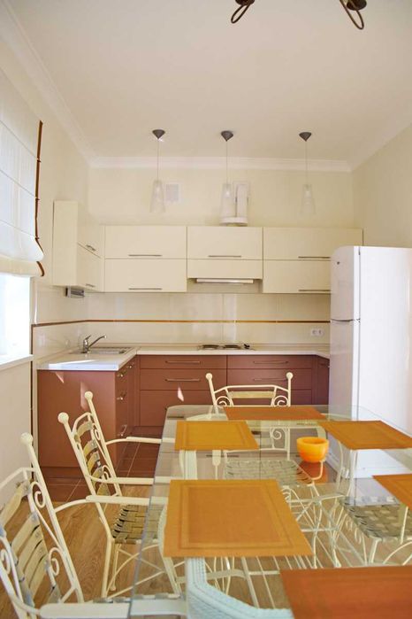 Продается дом на берегу моря, в курортном районе Коблево.