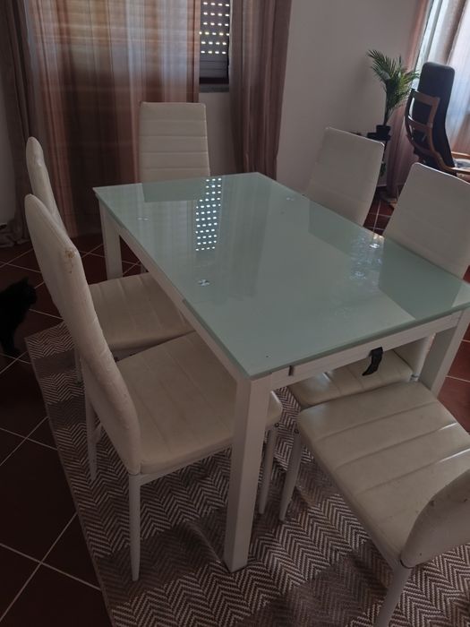 Mesa vidro com 6 cadeiras a