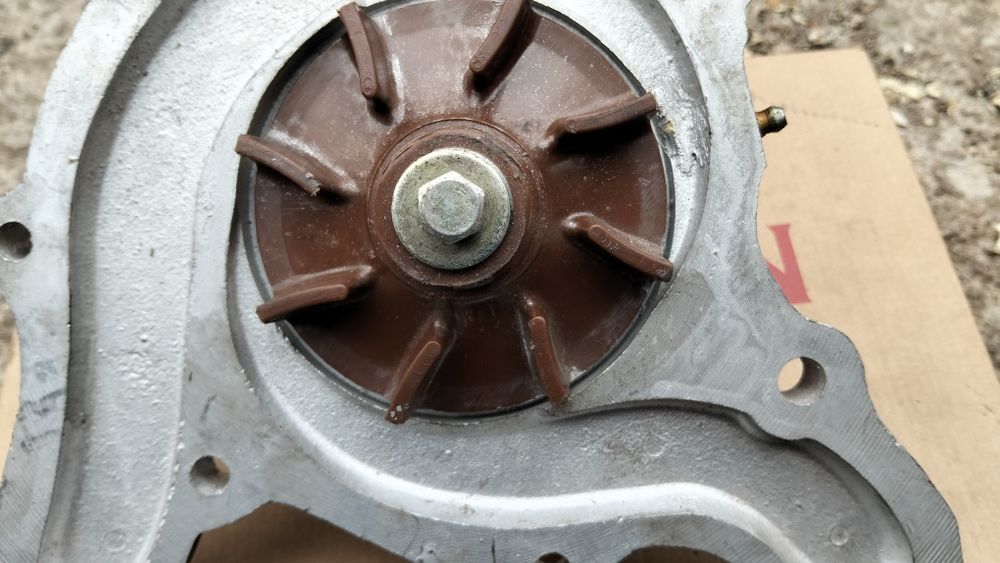 Водяная помпа Газ 53; 66 ,3307.