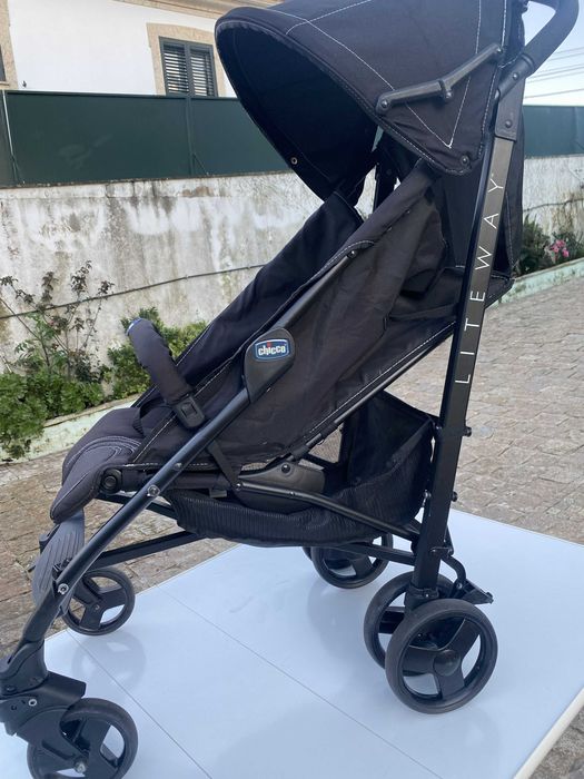 Carrinho Bebé Chicco Lite Way com Capa de Chuva – Excelente