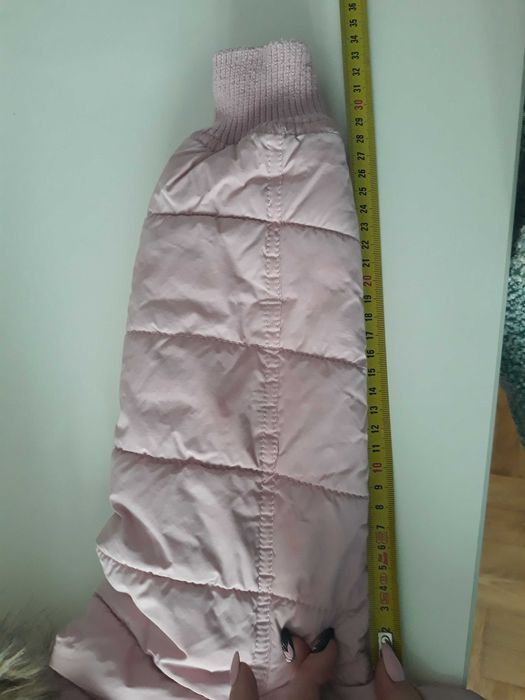 Kurtka zimowa  H&M dla dziewczynki. Kolor różowy. Rozmiar 104/110